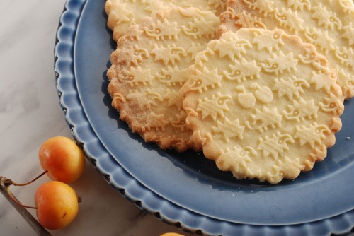 beech rolling pin deep engraving raised cookie pattern