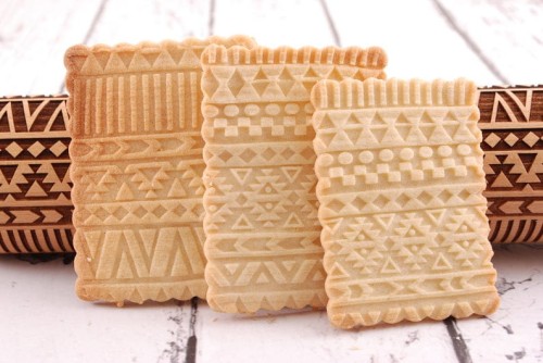 Butter cookies with aztec design