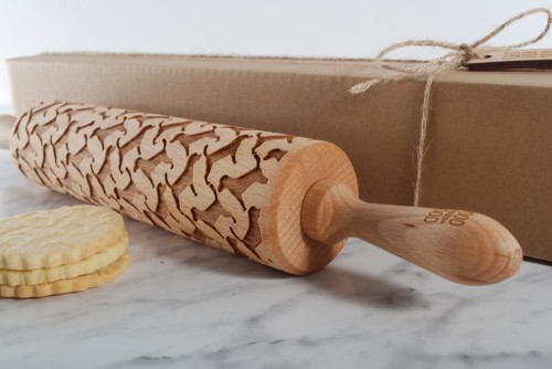 wooden rolling pin beagle motif raised cookie pattern