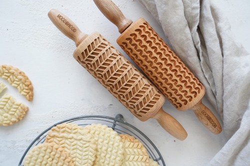 Set of 2 mini rolling pins with knit stitches designs - from Mood for Wood