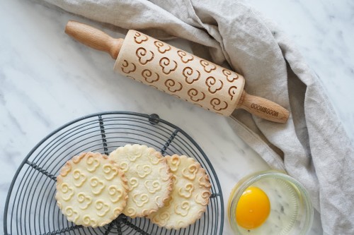 Mini wooden rolling pin with Japanese clouds design