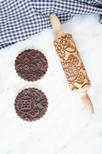 Mini wałek do ciasta z motywem koronki