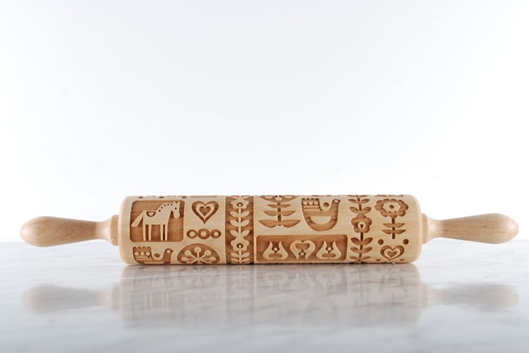 Beech wood rolling pin with folk ornament – holiday cookies Mood for Wood