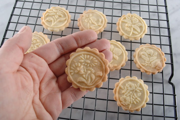 fondant rolling pin with deep engraving eco friendly