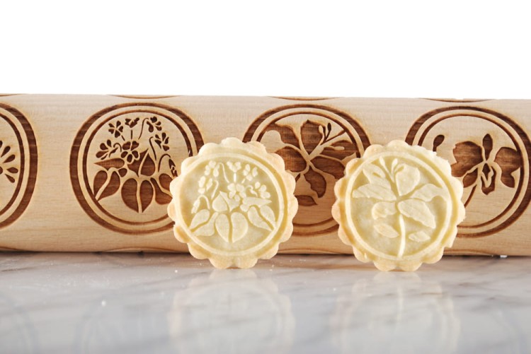 beech rolling pin deep engraving for Christmas cookies