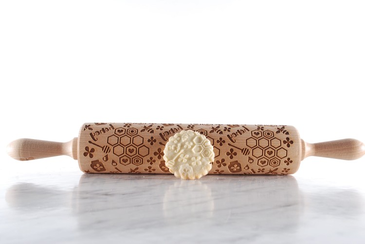 Beech rolling pin with Honey design for honey cookies