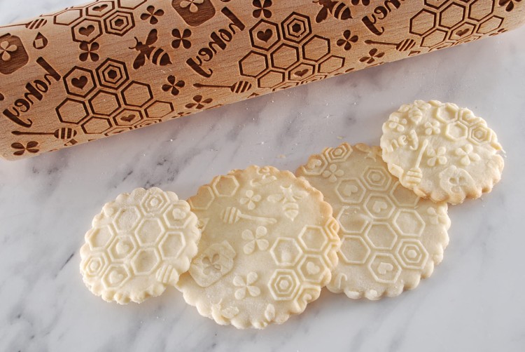 Honey gingerbread rolling pin with deep engraving