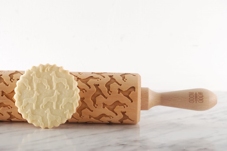 Wałek do ciasta w psy rasy dog (cropped)