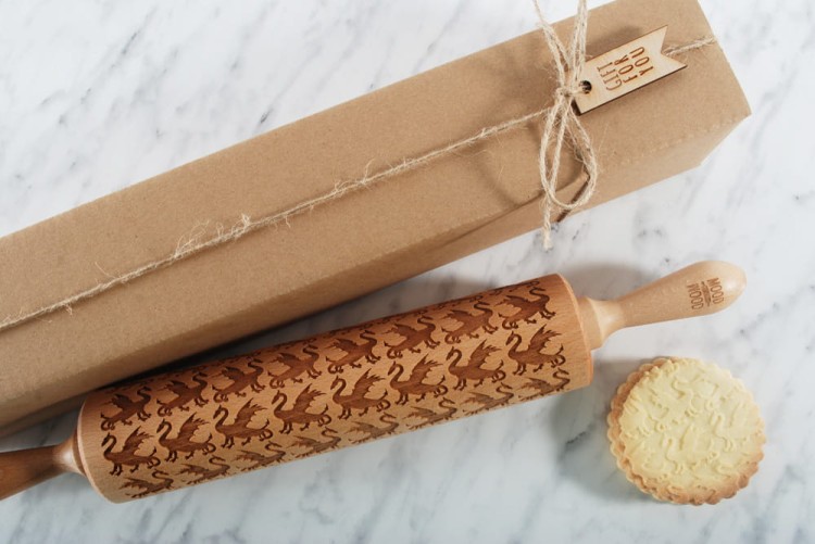 Raised dragon pattern on gingerbread in one pass