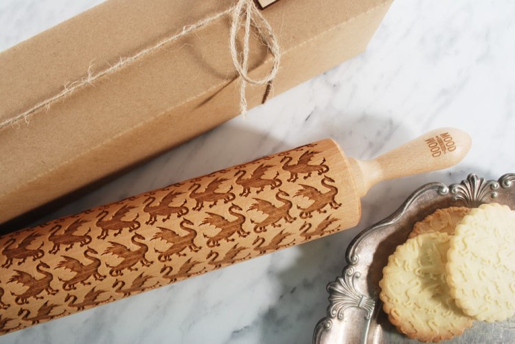 Engraved rolling pin wood Dragons – medieval knight motif