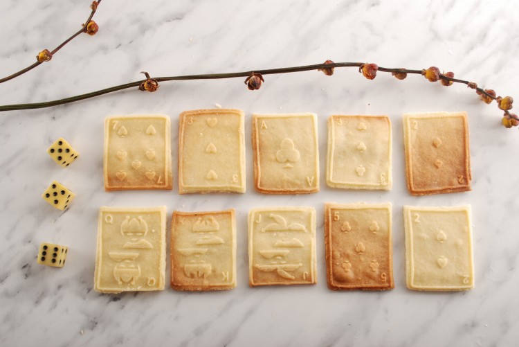 poker cookies rolling pin card motif