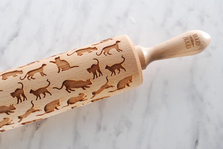 engraved wooden rolling pin cats beech motif Mood for Wood