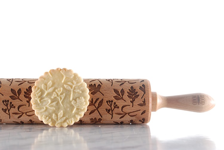 herbal design on gingerbread deep engraving
