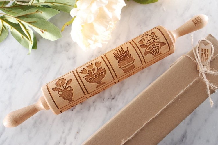Christmas cookies floral pattern engraved rolling pin