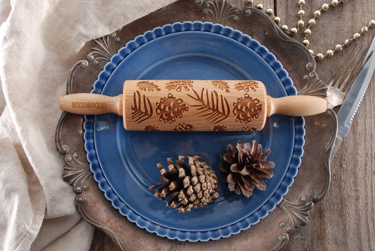 Mini rolling pin with pine cones
