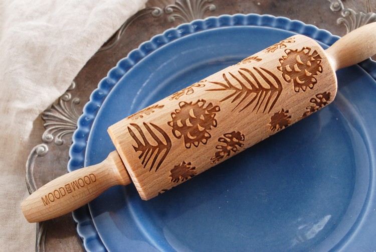 Mini wałek do ciasta w szyszki