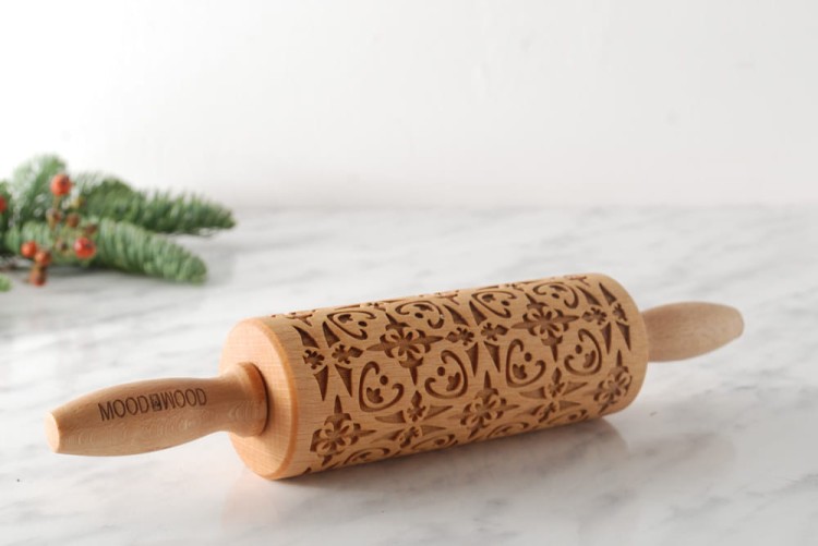 Mini wooden rolling pin for cookies with arabesque