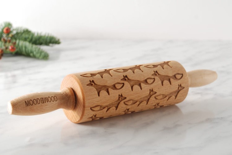 Mini wooden roller engraved with foxes