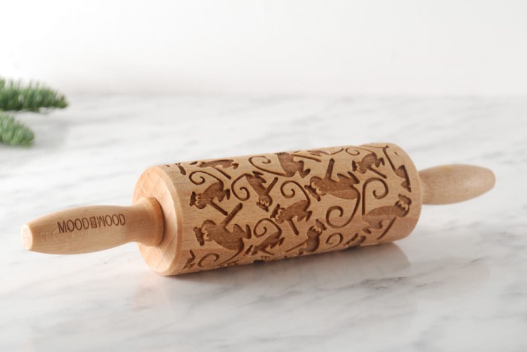 Mini rolling pin with monkeys design