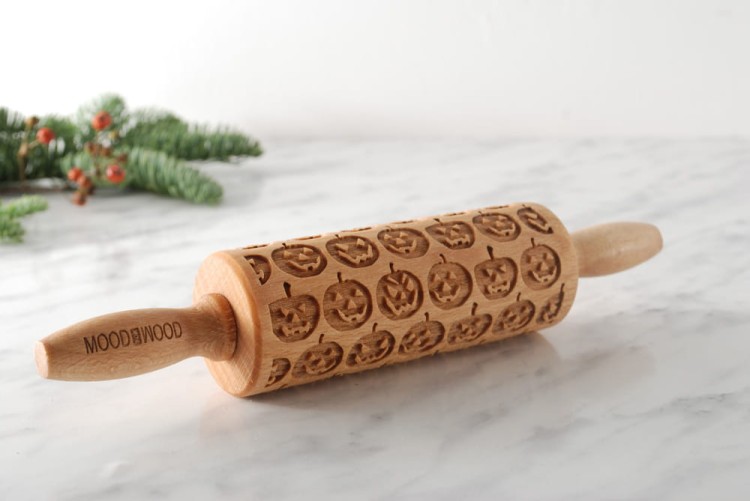 Halloween theme - embossing rolling pin for cookies with pumpkins