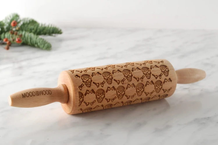 Mini rolling pin engraved in skulls - from Mood for Wood