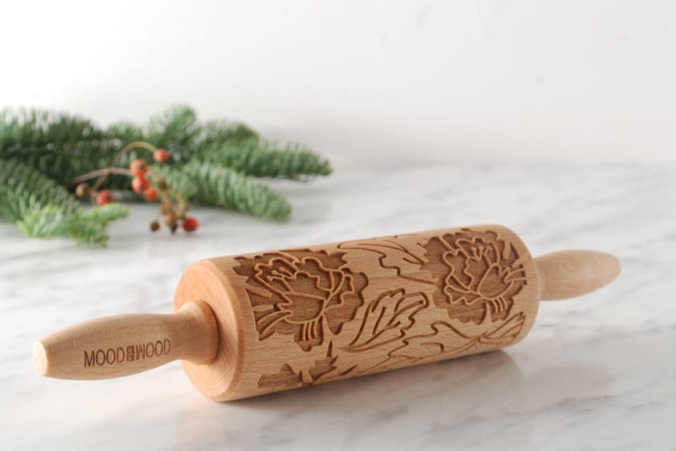 Mini rolling pin engraved in peonies