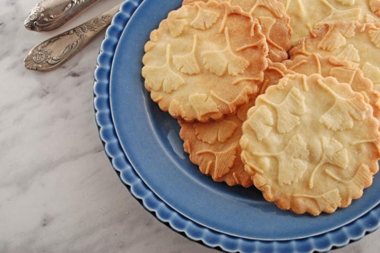 Ciasteczka z wytłoczonym motywem liści - od Mood for Wood