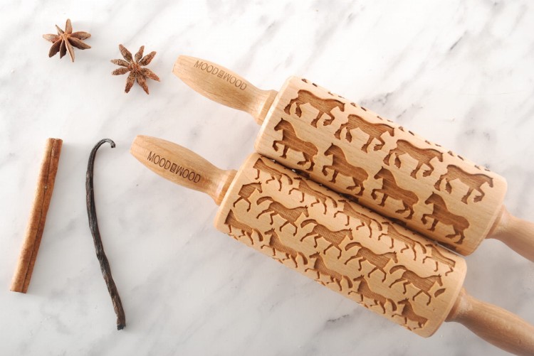 Zestaw dwóch wałków do ciasta laserowo grawerowanych w konie