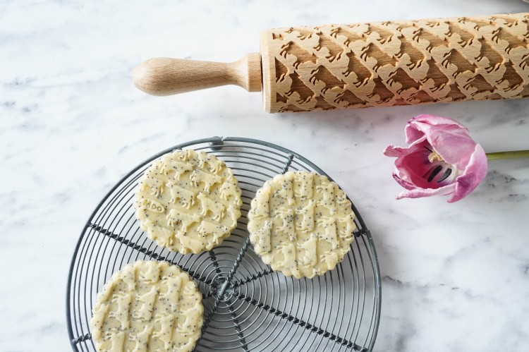 Holiday cookie roller — farm animals design