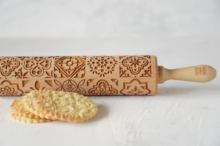 Wooden embossiing rolling pin for cookies Azulejos tiles