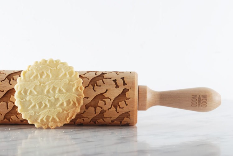 Laser engraved embossing rolling pin for cookies