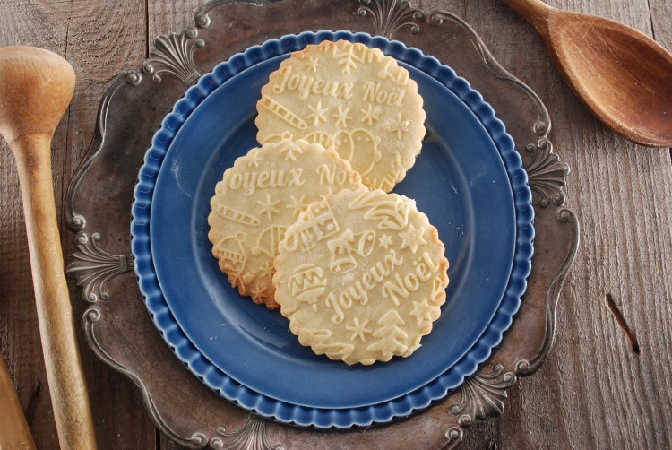 Wałek do ciastek z głębokim grawerem – motyw Joyeux Noel