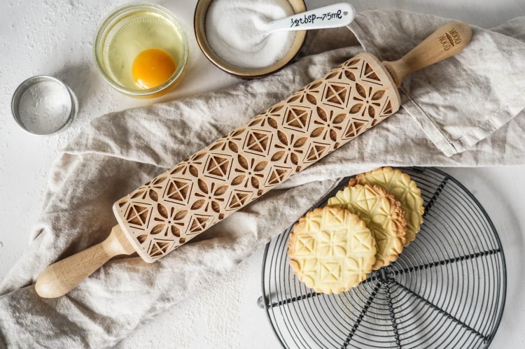 wooden cookie roller with Portuguese pattern