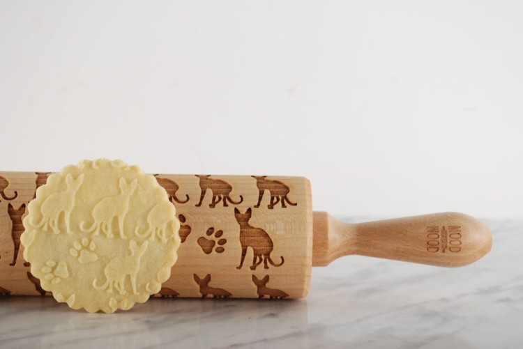engraved wooden rolling pin sphynx cat cookie pattern