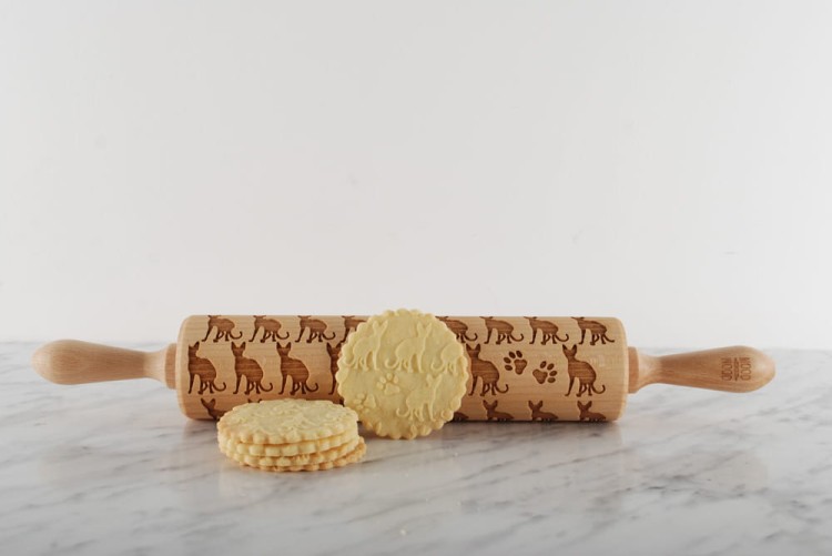 gingerbread rolling pin sphynx motif christmas cookies