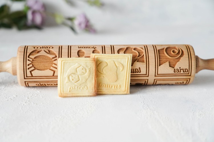 engraved rolling pin for Christmas cookies