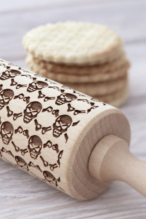 Laser  engraved rolling pin with skulls