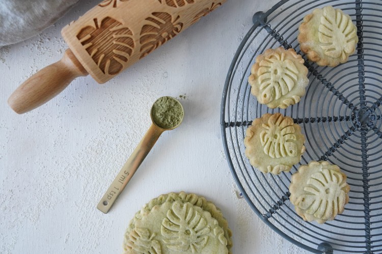 Wooden MINI rolling pin with monstera leaves