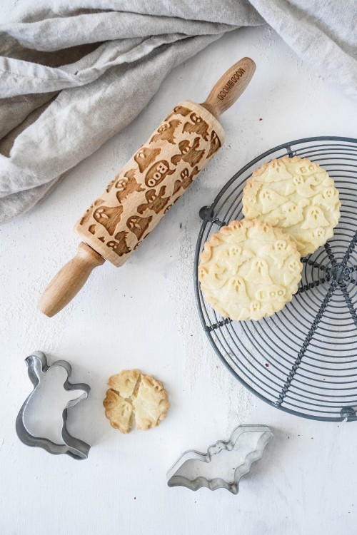 Mini embossing rolling pin with ghosts