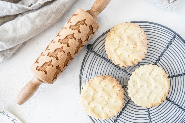 Mini drewniany wałek z psem cavalier