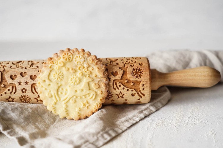 wooden engraved rolling pin beech reindeer