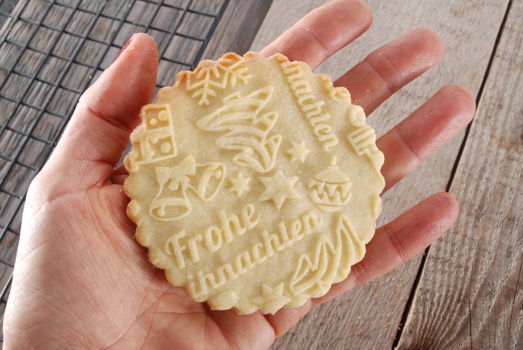 engraved wooden rolling pin beech Frohe Weihnachten text