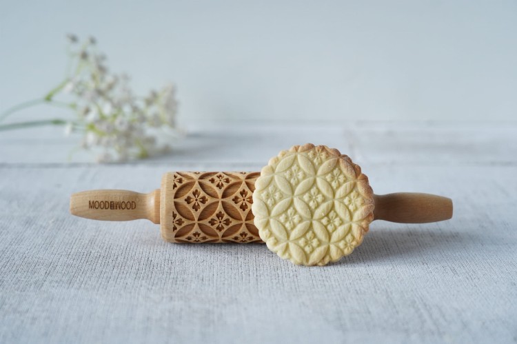 Mini rolling pin for cookies with traditional Japanese design - from Mood for Wood