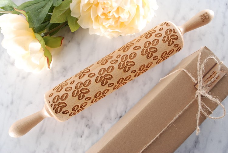 Wałek dekoracyjny laserowo grawerowany, prezent dla kawosza