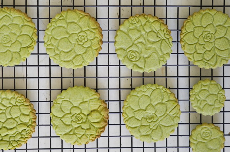 decorative rolling pin shortcrust matcha cookies