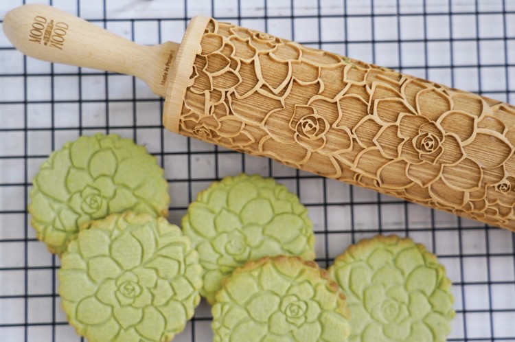 engraved wooden rolling pin Succulent cactus cookies