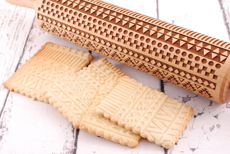 beechwood rolling pin with aztec motif