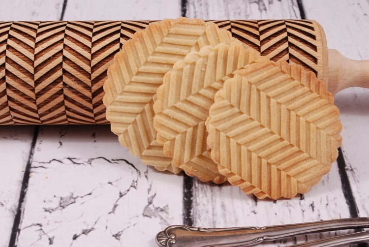 engraved wooden rolling pin tweed pattern on beech wood Mood for Wood