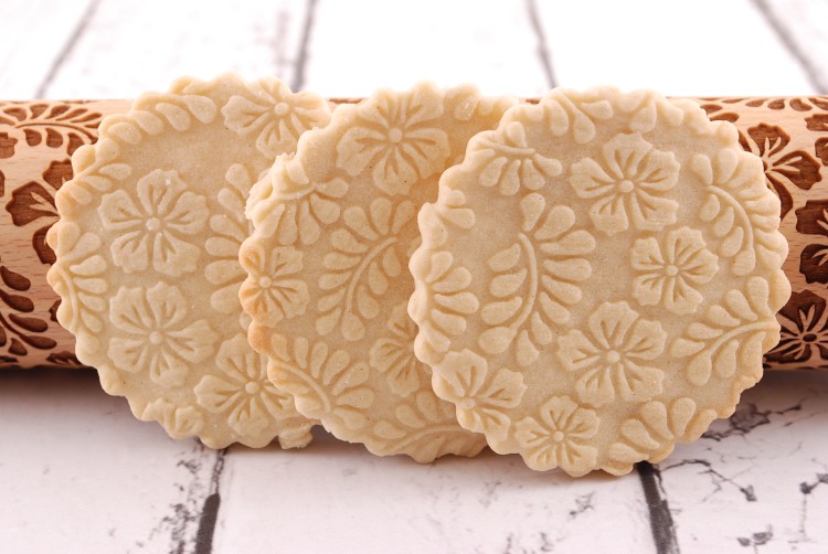 Butter cookies with floral pattern