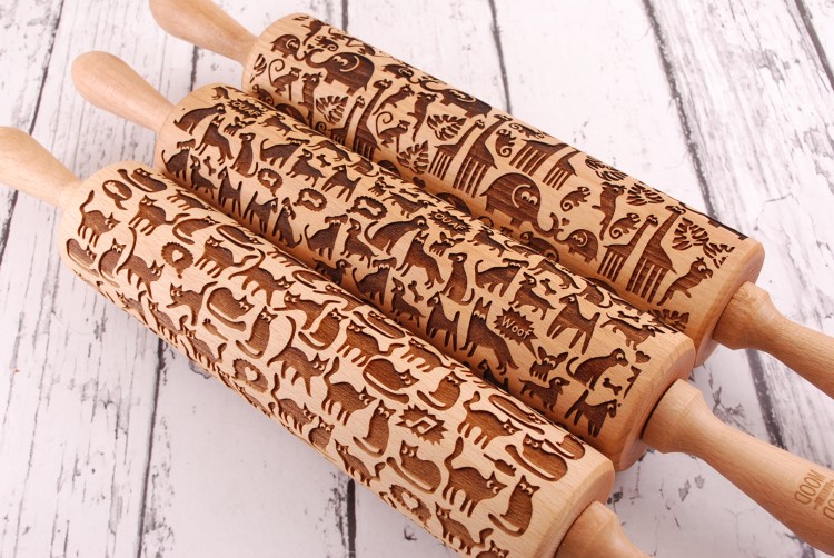 Zestaw drewnianych wałków do ciasta z wizerunkiem zwierząt